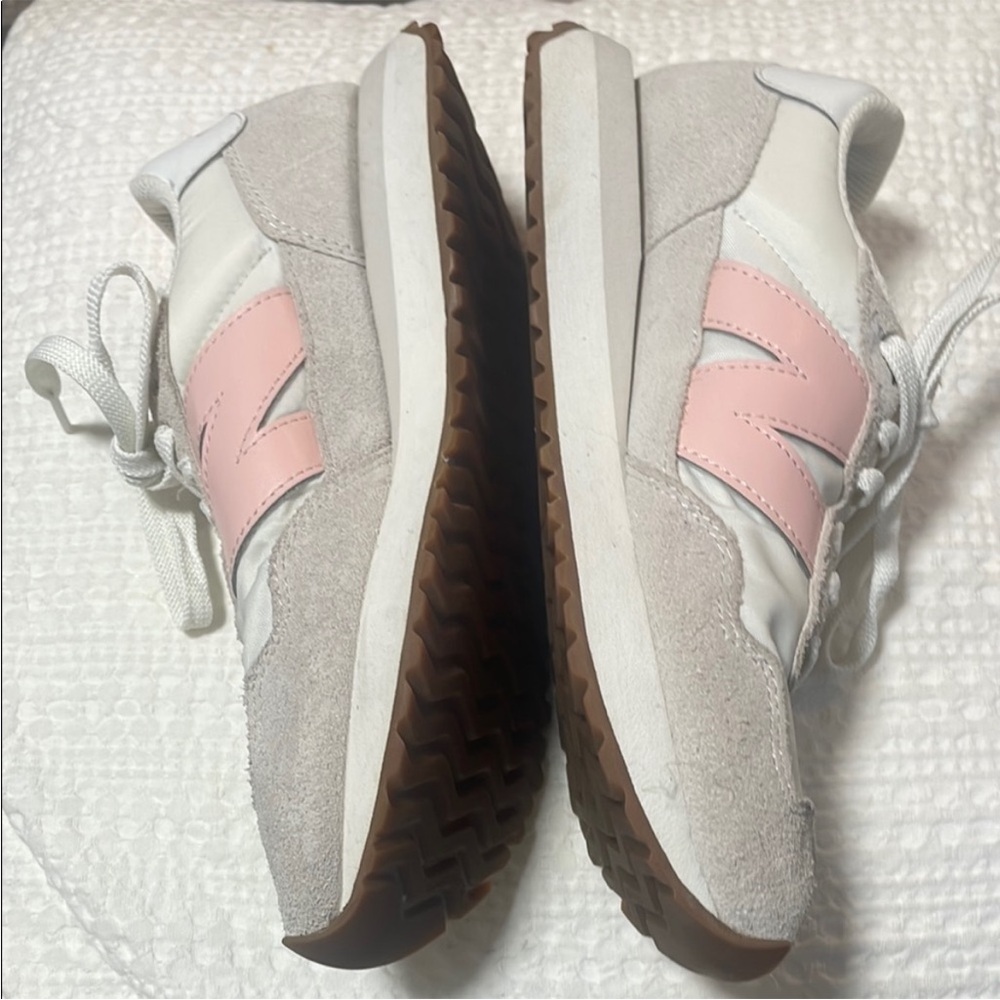 New Balance Women's Sneakers